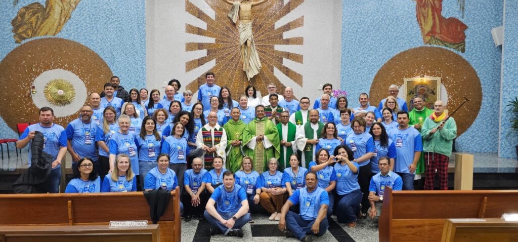 Paróquia Santa Terezinha envia leigos para o  Terceiro Encontro de Missionários Leigos Verbitas da Província Brasil Sul